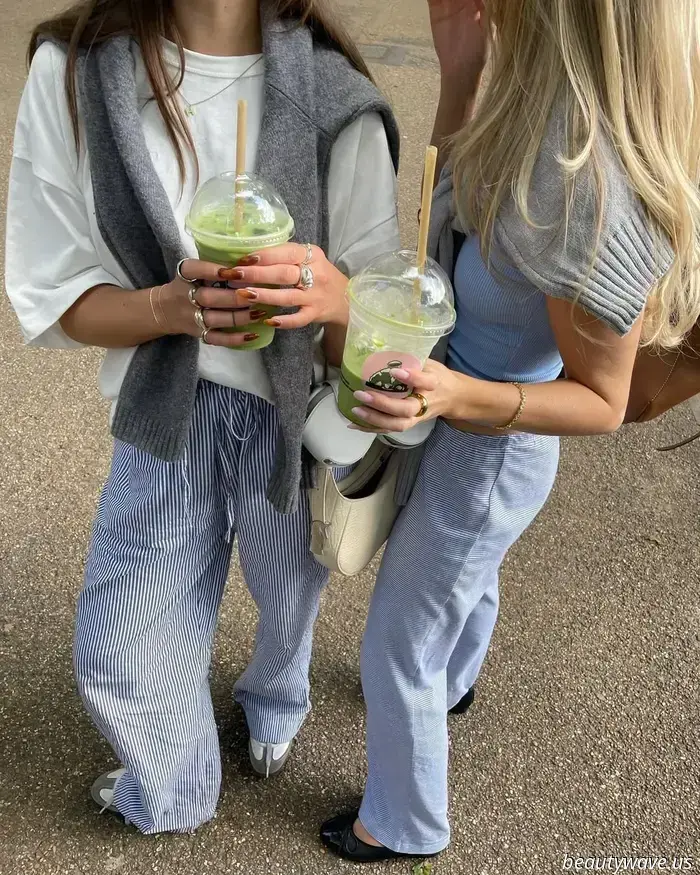 Non mettere via ancora i tuoi maglioni — le persone di moda più eleganti li stanno riutilizzando nel modo più chic per l'estate