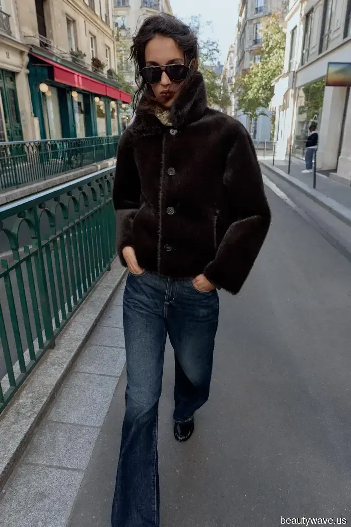 Spiacente, Leggings&mdash;Le It Girls volano in privato verso Aspen in tuta e con il trend dei cappotti invernali più eleganti.