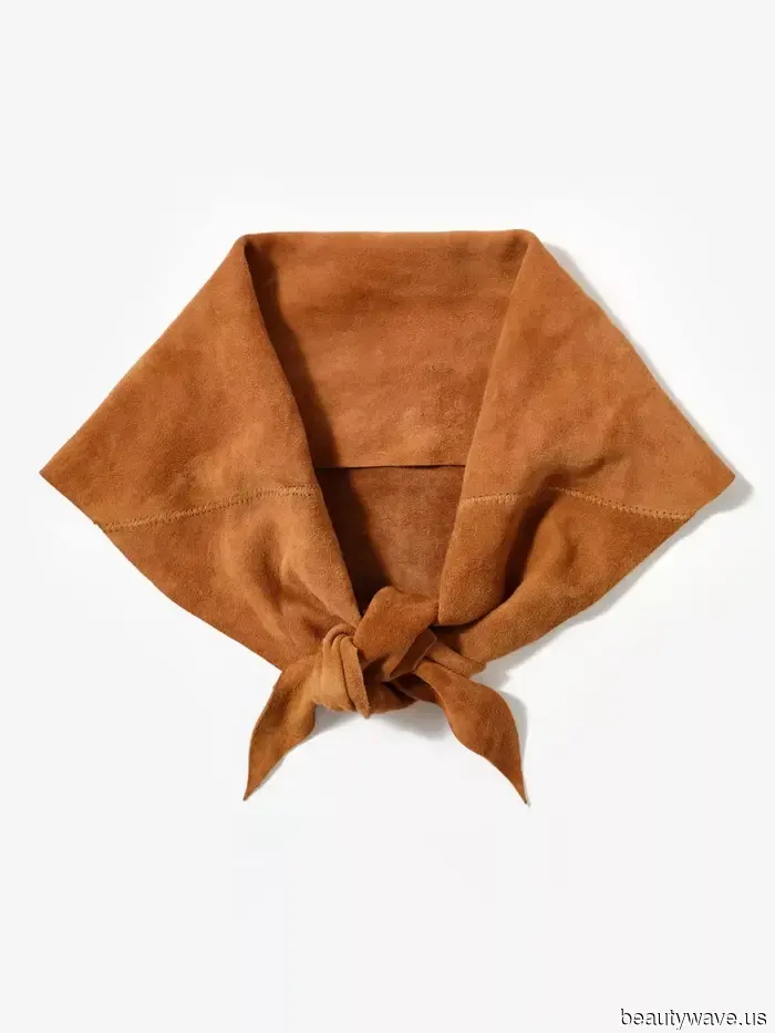 Brooches, Open Bags, and Boho Jewelry—7 Accessory Trends That It Girls Will Embrace This Fall