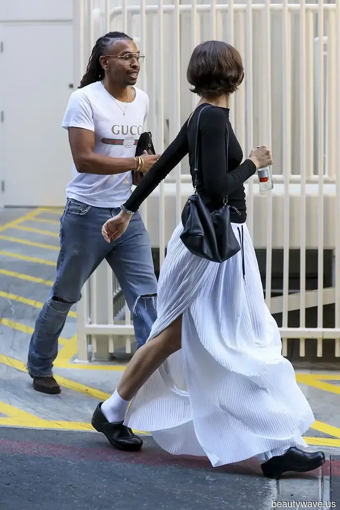 If you want to look stylish like Zendaya, consider purchasing these practical $145 shoes from Nordstrom.