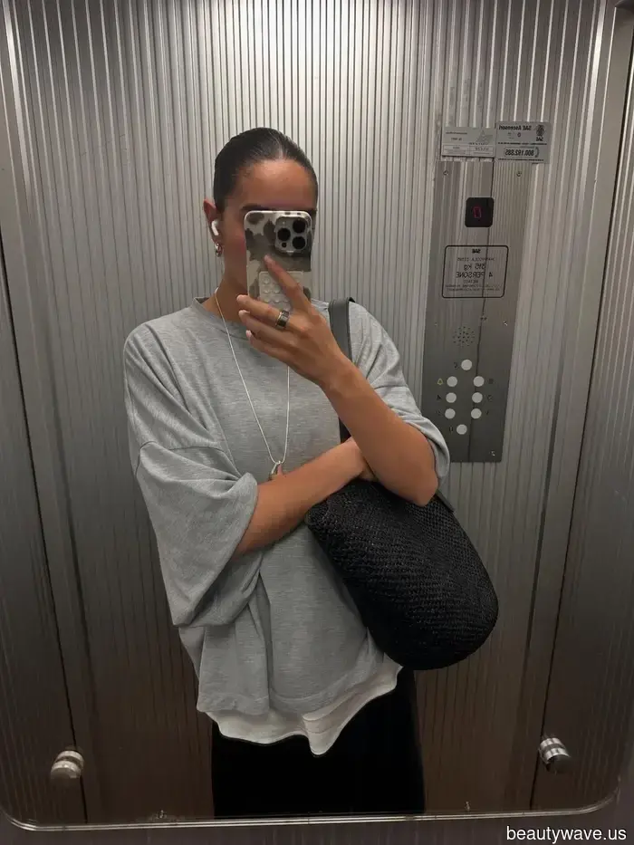 Da Base a Designer: Questa Tendenza dell'Outfit Renderà I Tuoi T-Shirt Subito Simili a Quelli di The Row