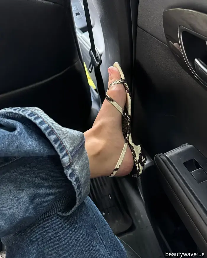 Entschuldigung, aber diese 5 Sandalen-Trends sind offiziell für 2026 out.