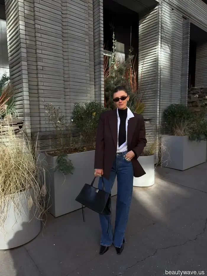 Not Pointed Toe, Not Square—Fashion Enthusiasts Are Adopting This Trendy Boot Style with Jeans