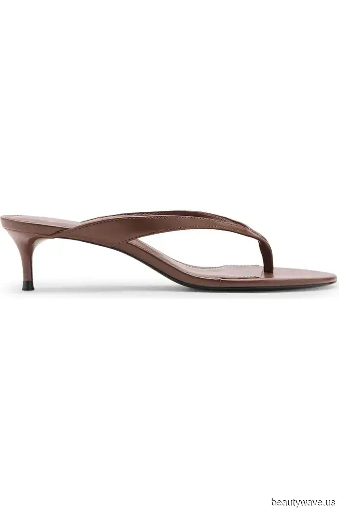 Se lo sai, lo sai: questo colore di scarpe anti-nero sta meglio con i jeans e una borsa nera.