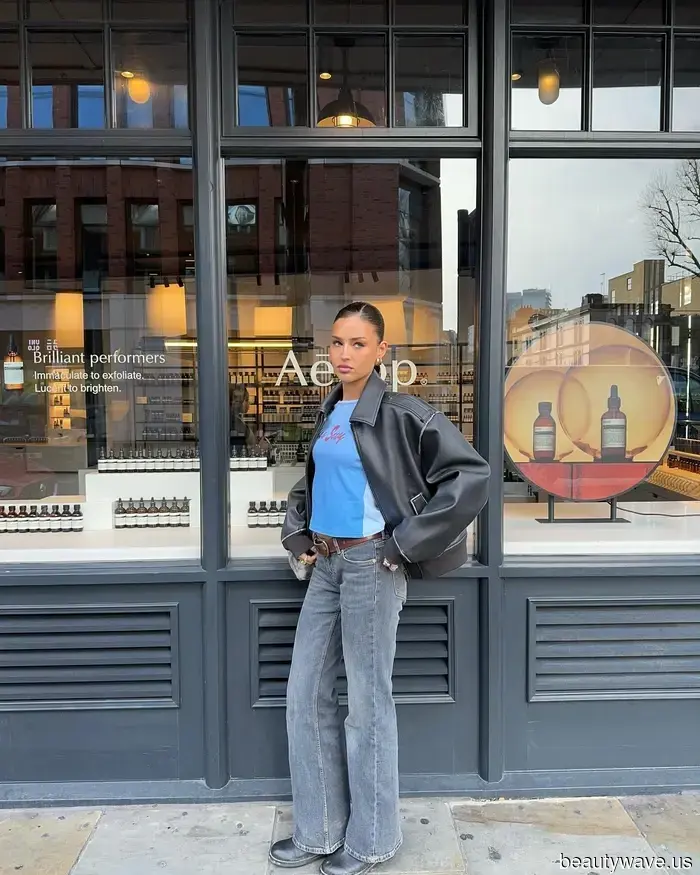 Graue Jeans sind derzeit im Trend&mdash;das sind die 5 schicksten Schuhe, die man dazu tragen kann.