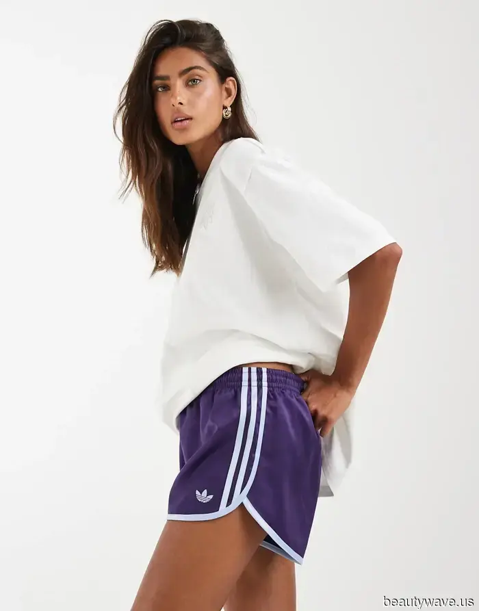Minimalists and maximalists concur: this is the most stylish approach to wearing color.