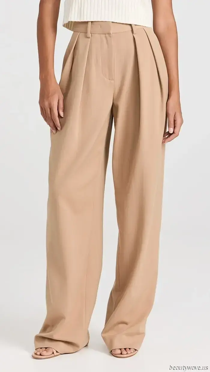 Everyone in the fashion world is pairing flip-flops with this sophisticated pant trend.