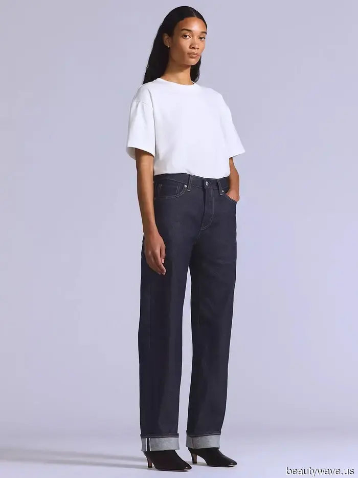 I jeans a gamba larga sono tornati di moda&mdash;Questa è la tendenza delle scarpe classiche con cui sembrano più cool