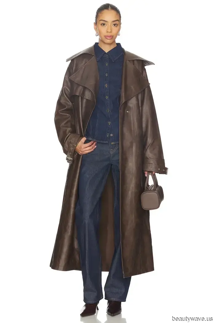 Está bien, quedan menos de 24 horas para aprovechar la venta en todo el sitio de Revolve&mdash;11 artículos que deberías considerar.