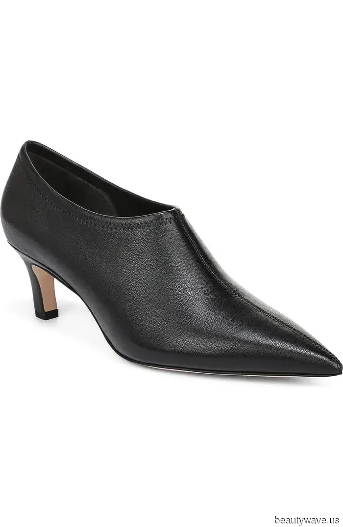 Move over, riding boots—I've recently been opting for this flat boot trend more frequently.