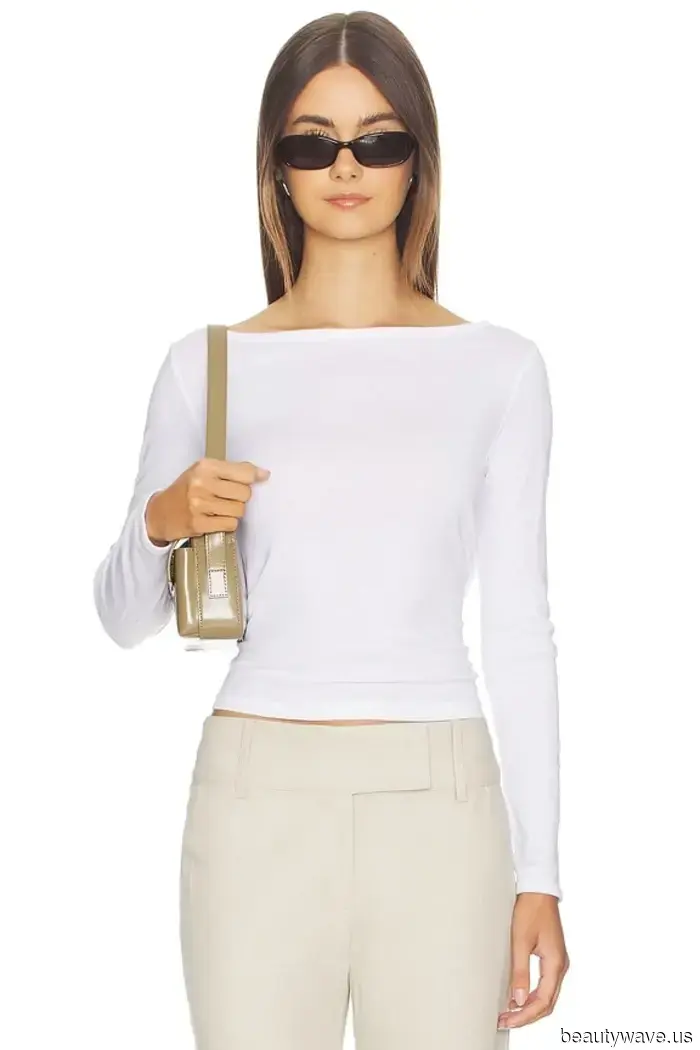 Trendy women have subtly begun to wear their jeans in this particular manner.