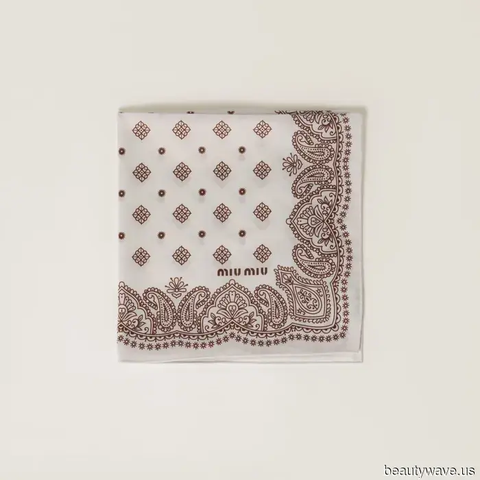 BRB, sto aggiungendo i look del tour Off-Duty di Lana Del Rey al mio mood board