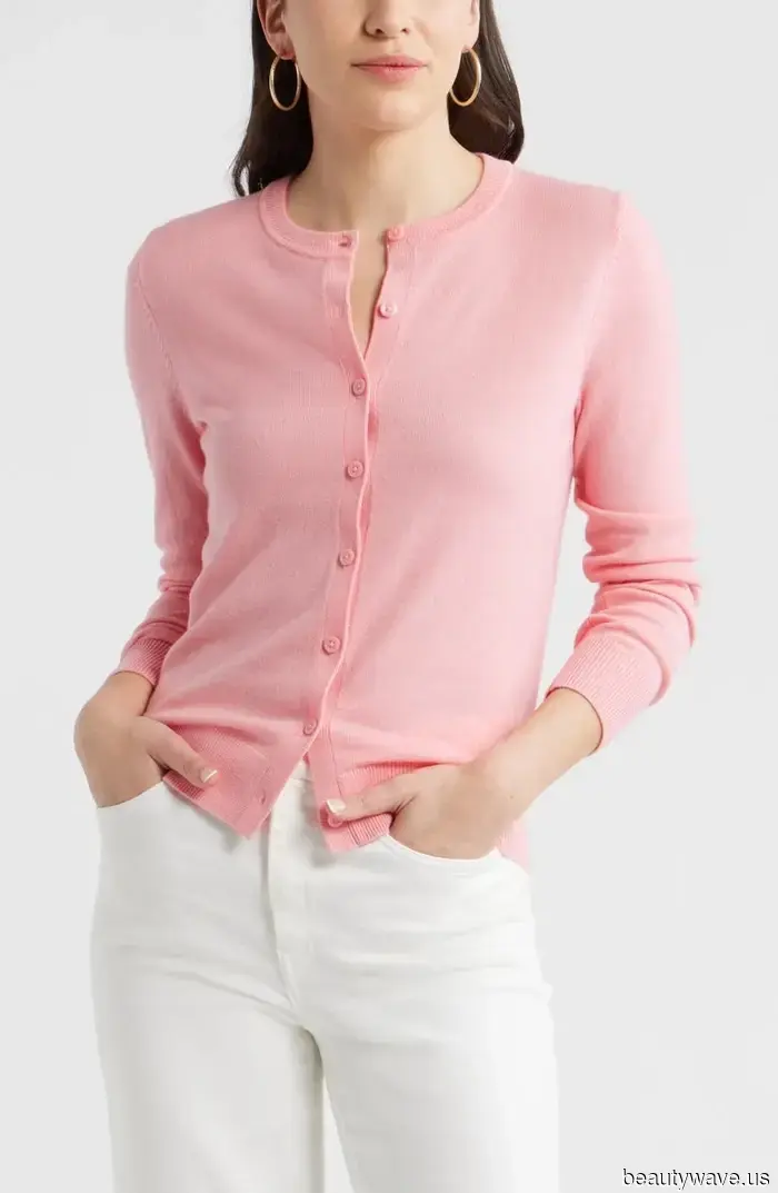 Meine 57-jährige Mutter umarmt ihr graues Haar&mdash;Laut Experten sind dies die eleganten Outfitfarben, die…