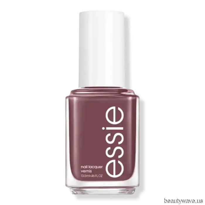 Moody, Sweet, and Luxurious-Looking—Rum Raisin Nails Are Set to Be Popular This Fall