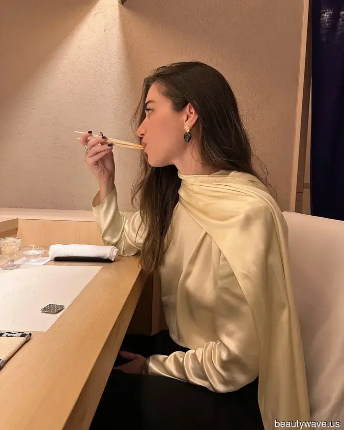 Minimalist and eclectic dressers seldom see eye to eye, yet both recognize that this "outdated" blouse looks best when paired with jeans and linen...