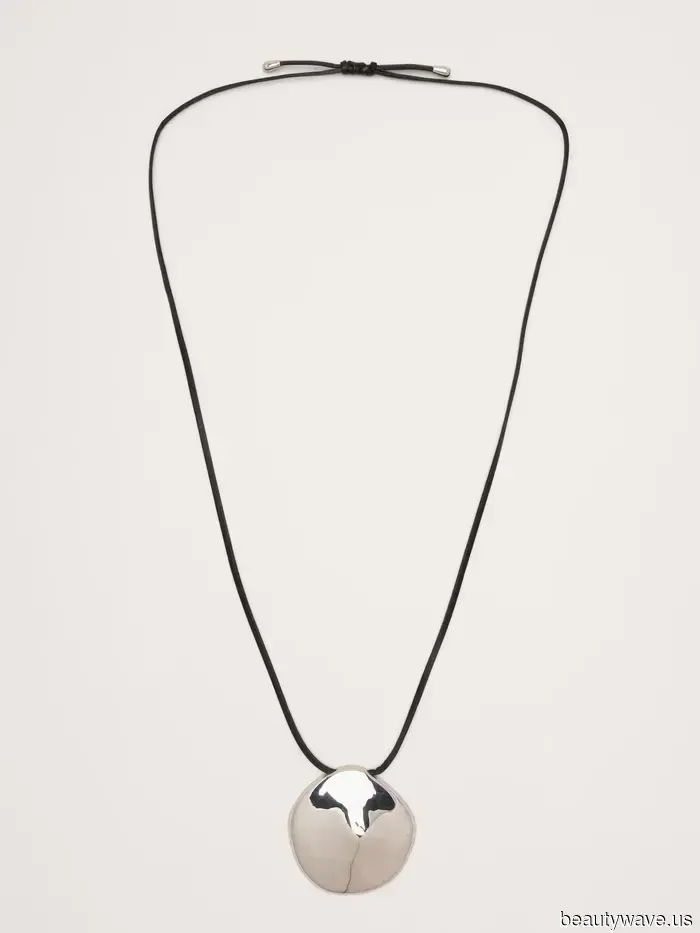 Если бы молодая я знала, что можно покупать самые стильные бренды из торговых центров онлайн, она была бы впечатлённой&mdash;30 выдающихся товаров от Gap,…