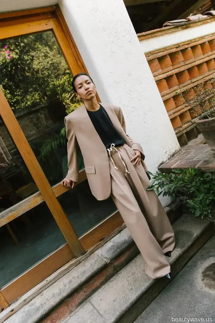 Regardless of whether I’m in New York or Paris, I never regret donning these five sophisticated outfits.