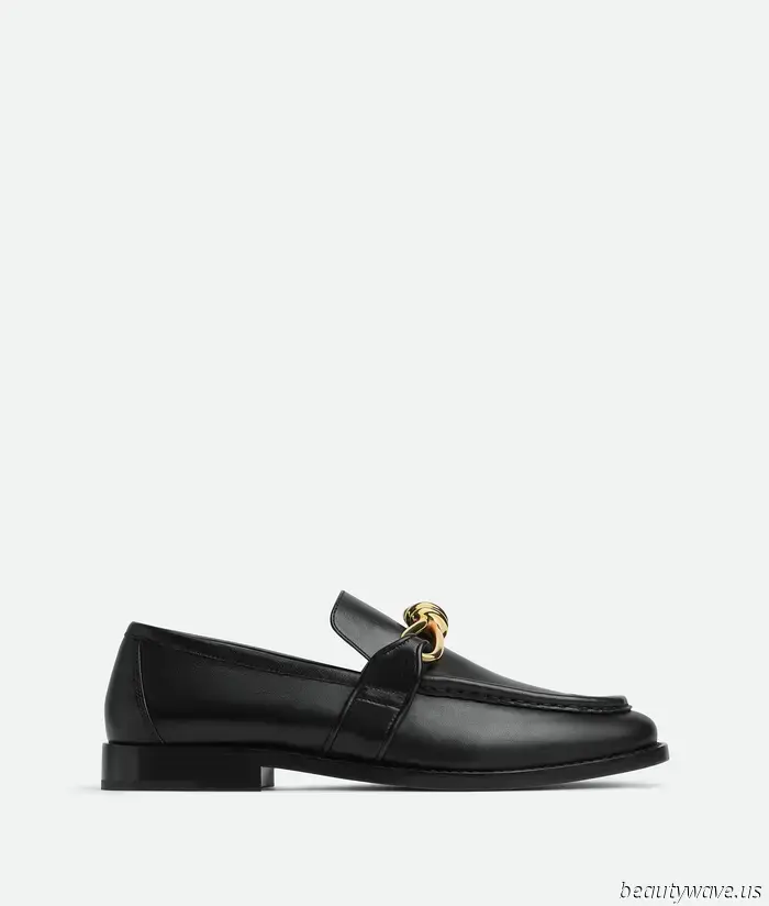 In SoHo, these three fashion items are regarded as essential treasures for every fashion enthusiast.