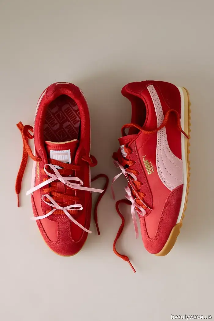 Forget about white trainers—French women are supporting these 5 stylish sneaker trends for spring instead.