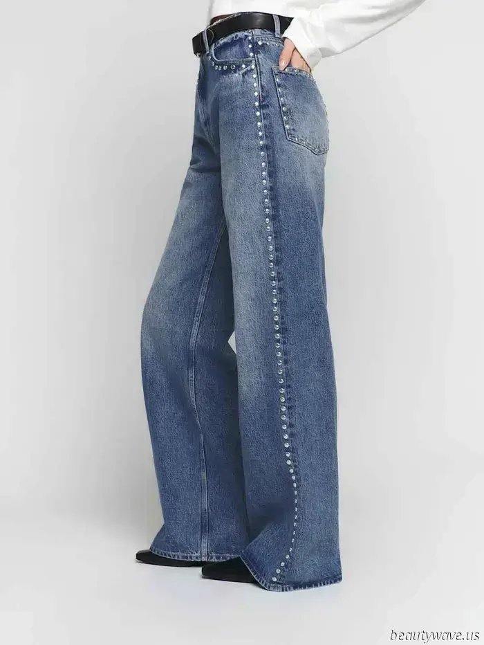 This is the sole method to style your baggy jeans this summer, as recommended by fashionable celebrities.