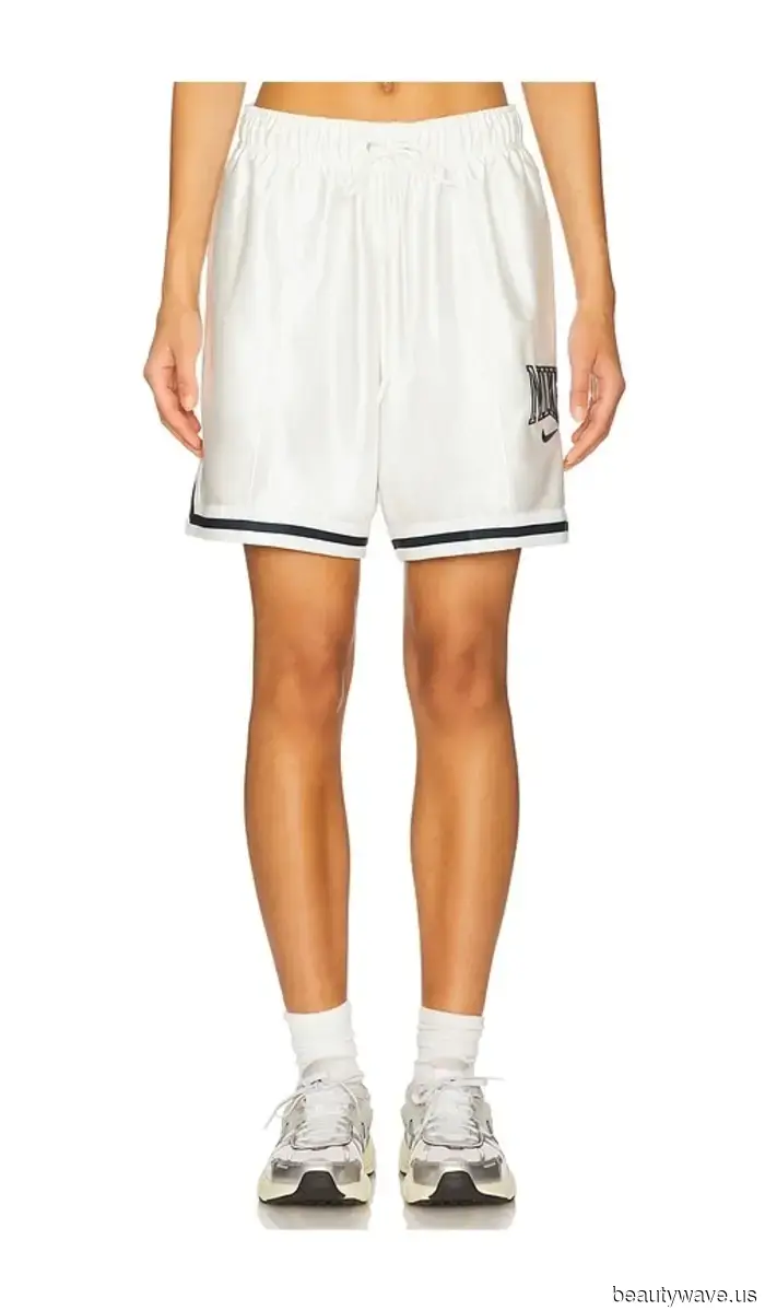 Los pantalones cortos de ciclismo han perdido su brillo&mdash;esta es la tendencia deportiva que la gente de moda está usando en su lugar.