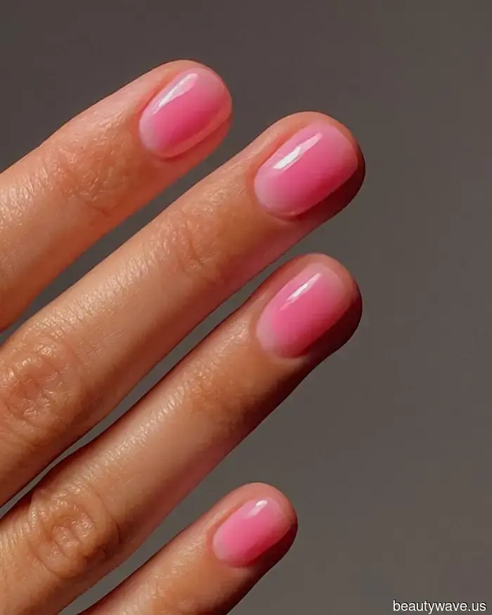 Ich bin ein Nagelminimalist, aber selbst ich bin verzweifelt, diesen schicken Nagelkunststil für den Sommer auszuprobieren.