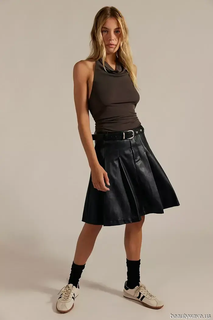 I’m Completely Opposed to Pants, Jeans, and Leggings—Here’s the Classic Skirt Trend I Wear Constantly Instead.