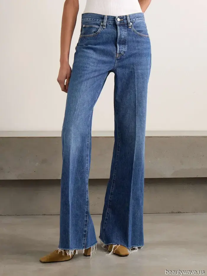 Following a break, it’s now officially stylish to pair this "outdated" jeans trend with heels once more.