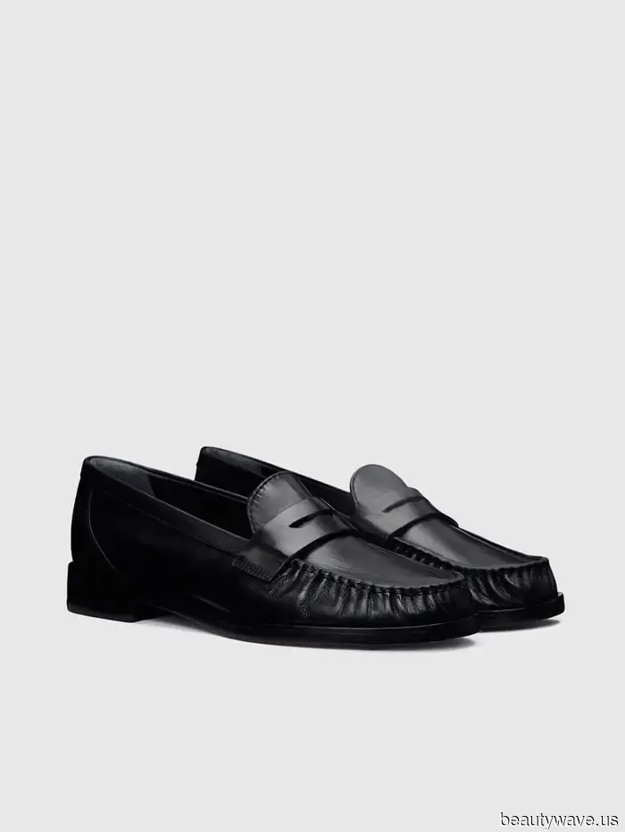 It Seems That the Skirt Trend That Everyone Has Looks Fresh When Paired With These Timeless Flat Shoes.
