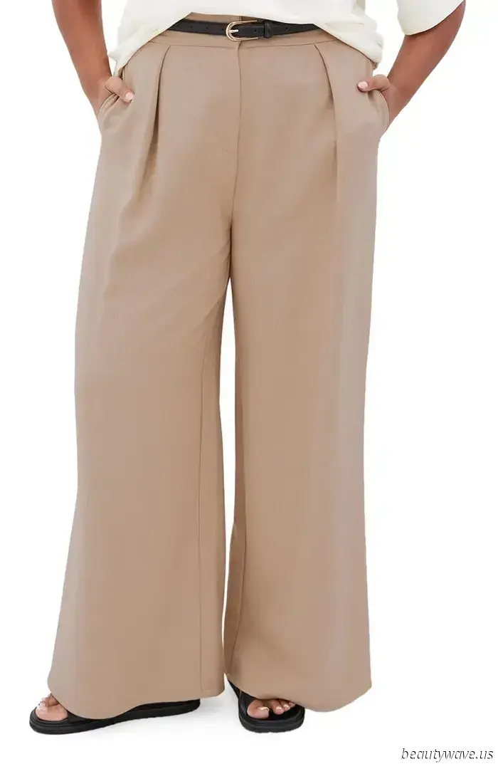 This pant style paired with flip-flops forms the most stylish combination we've encountered all summer.