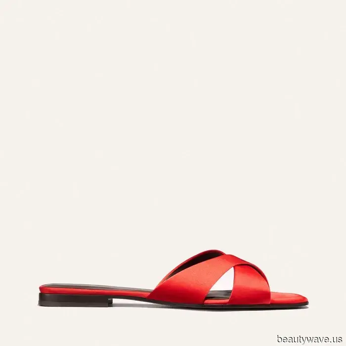 Es ist ein Fakt: Modeleute wählen diesen Sandalenfarbtrend über Schwarz, Weiß und Braun.