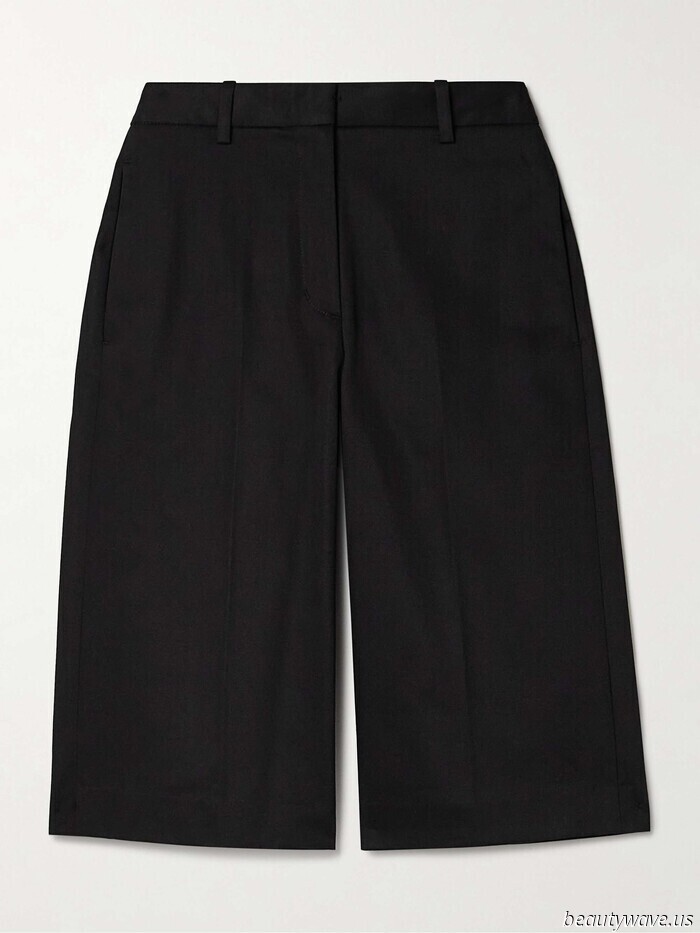 There's no question about it—this particular sandal gives long shorts a very sophisticated look.