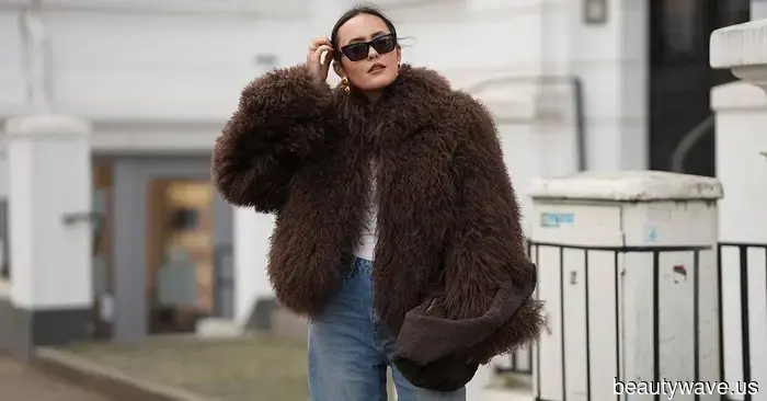 5 Outfit Ideas to Make Light-Wash Skinny Jeans Feel Fresh and Trendy for 2026, Not Outdated