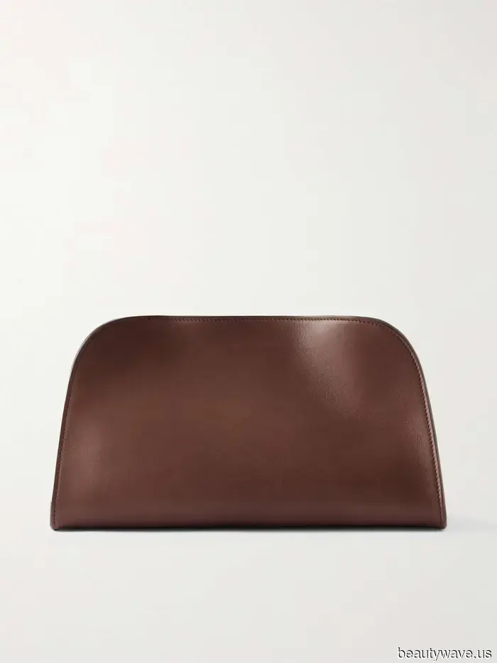 Plötzlich tauschen die schicksten Kleiderträger ihre neutralen Taschen gegen diese cooleren Sommertaschenfarben aus.