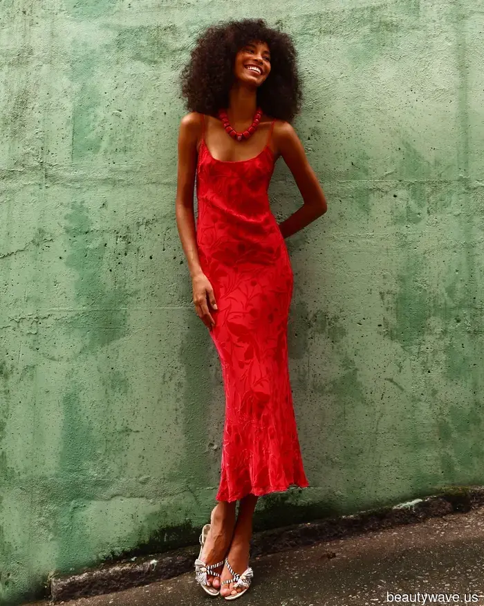 Se Ricco, Elegante e Raffinato Sono Sul Tuo Mood Board Estivo&mdash;Questi Selezionati Approvati Dalle Editor di Moda Sono Imperdibili