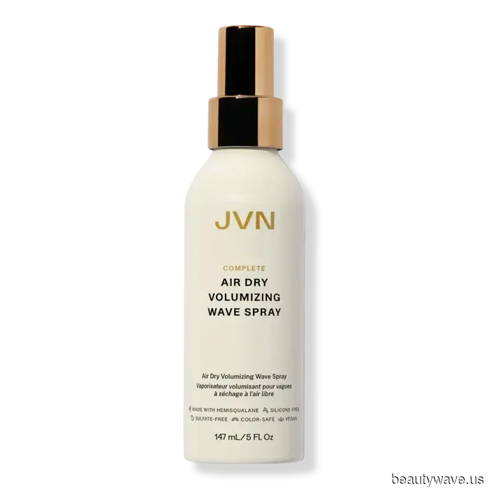 The 10 Must-Have Beauty Products This Summer, As Recommended by a Fashion Editor Passionate About Products