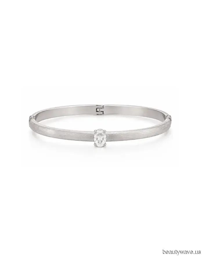 Attention Minimalists! These 5 Timeless Holiday Outfit Combinations Exude Simple Elegance.