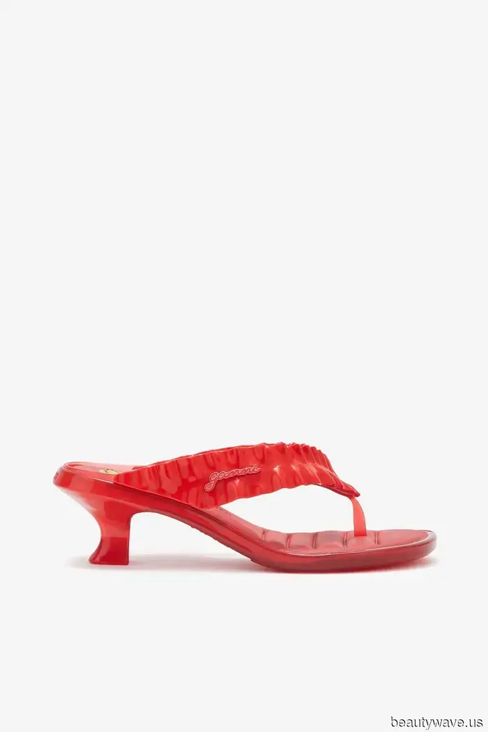 Von Spitzenbesätzen bis zu Absatz-Flip-Flops&mdash;7 Sommer-Mikro-Trends, die das Londoner Style-Set nicht aufhören kann zu tragen