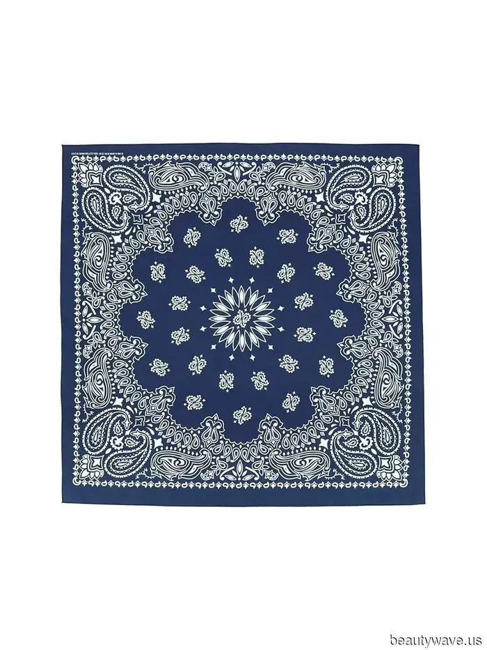 Извините, черные вещи в моем шкафу&mdash;я одержима этим equally chic, классическим цветом для осени