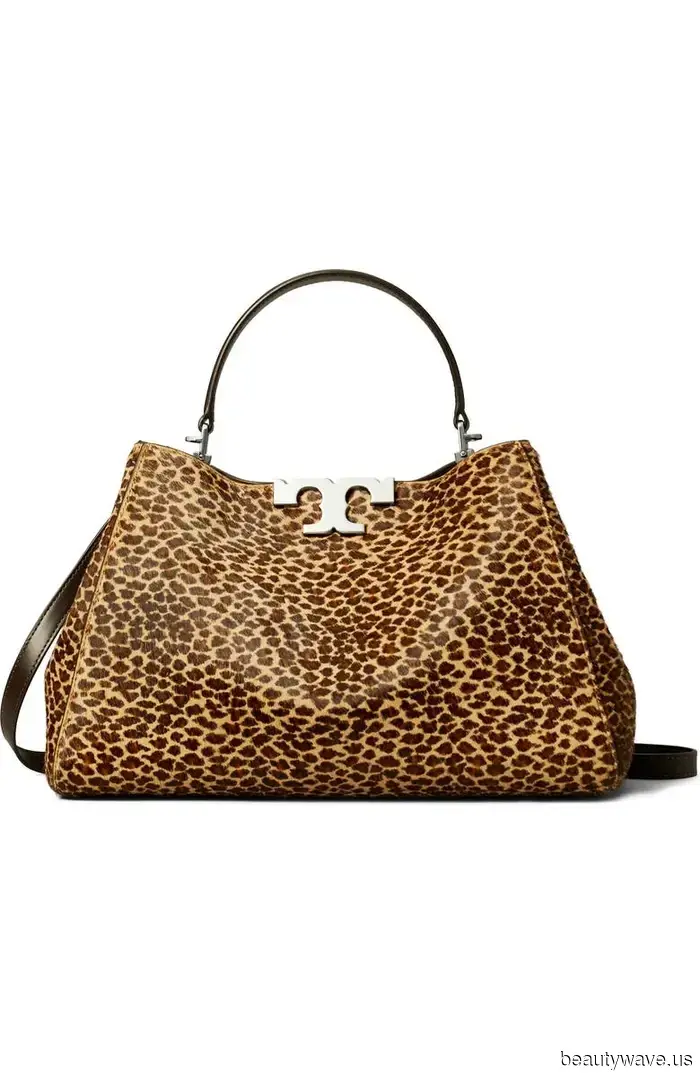 Forget the black shoes and black bag—this shoe and bag pairing looks so much cooler.