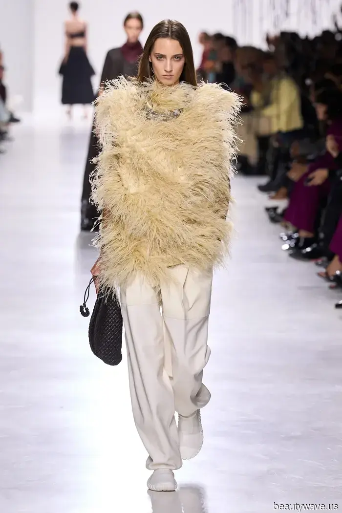 I’ve just returned from Fashion Week in Paris and Milan—here are 7 trends I noticed all over.