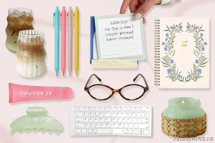 21 Essential Desk Items for Summer That Will Assist You in Leaving Work on Time
