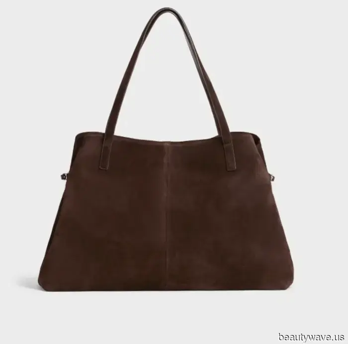 Black shoes will forever be a classic choice, but this stylish shoe color is the only one I plan to wear this autumn.