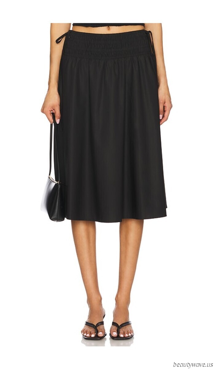 Sto acquistando reperti Summer-Chic di Revolve, Zara e H & M che hanno la mia piena attenzione