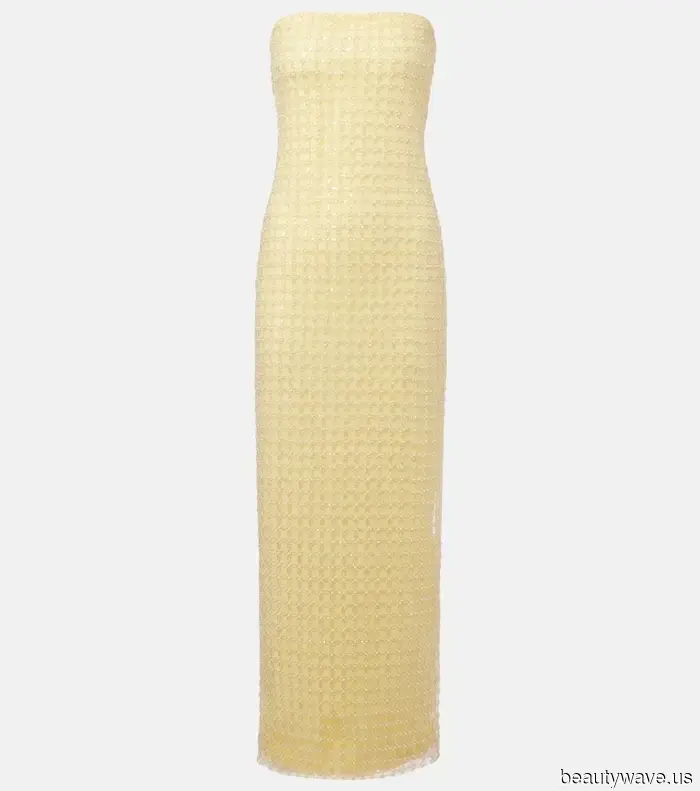 They Agreed—5 Dresses Worn by Real Brides for Their Engagement Photos