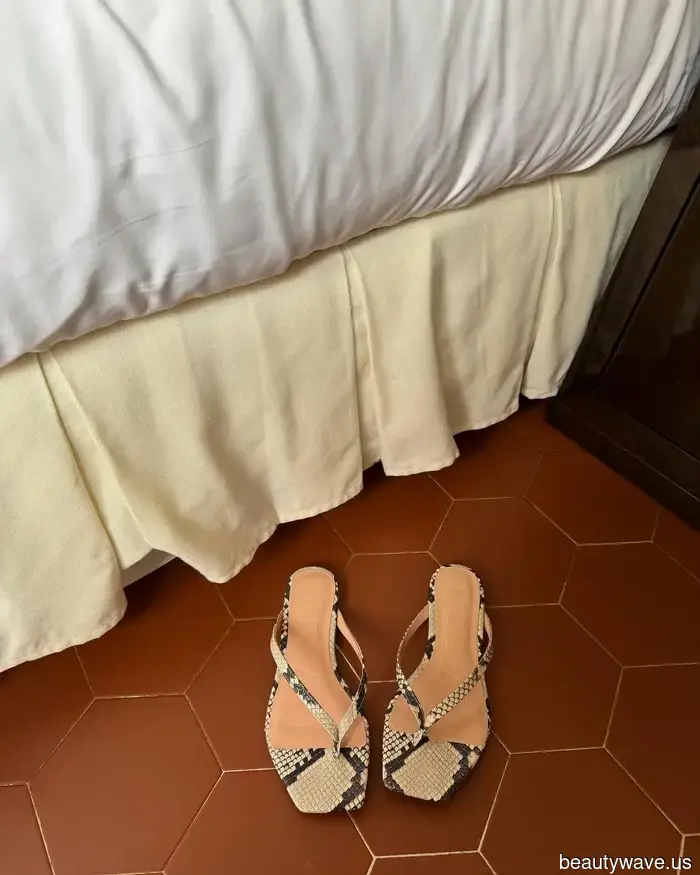 Believe me: Jeans, skirts, and shorts always appear more luxurious when paired with these flip-flops.