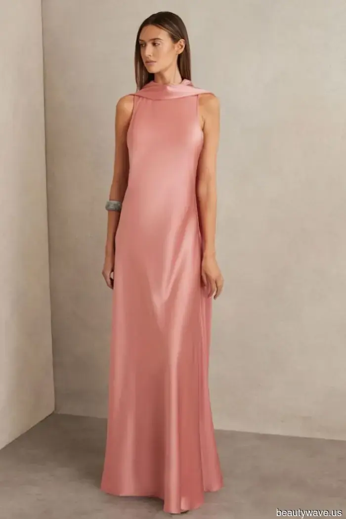 As a particular 4'11" Fashion Editor, here are 16 dresses I truly recommend for petite individuals.