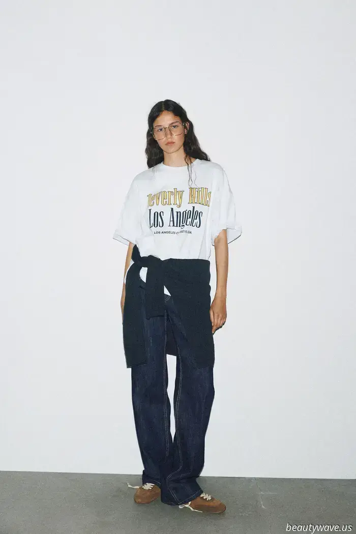 J. Laws Rockwahl ließ ihr kastiges T‑Shirt auf eine Weise elegant wirken, wie Leggings es niemals hätten können.