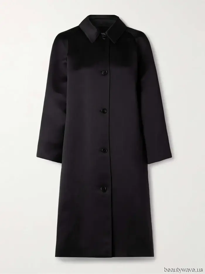 Forget the black shoes and black bag—this shoe and bag pairing looks so much cooler.