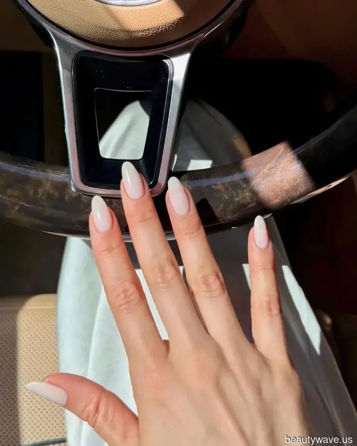 Я не поклонник темного маникюра&mdash;вместо этого я присматриваюсь к фарфоровым ногтям на зиму